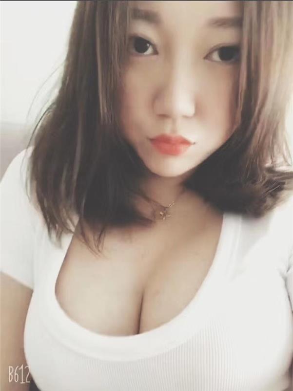 新下水的性感Sao女,水多 胸大 肤白